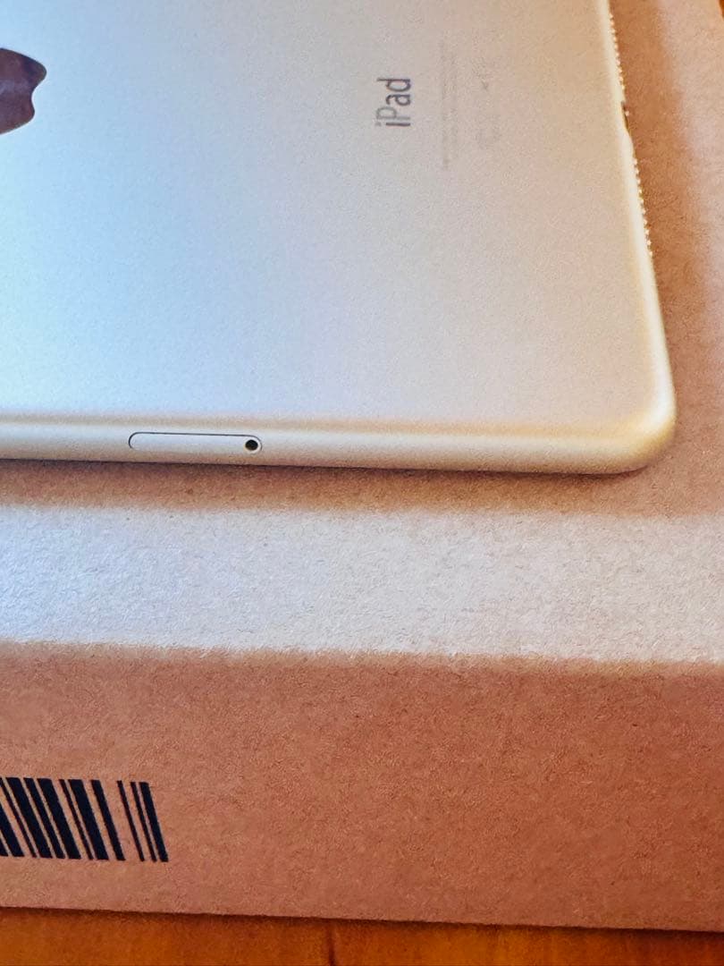 iPad mini 4 16GB Wi-Fi+Cellularモデル ゴールド