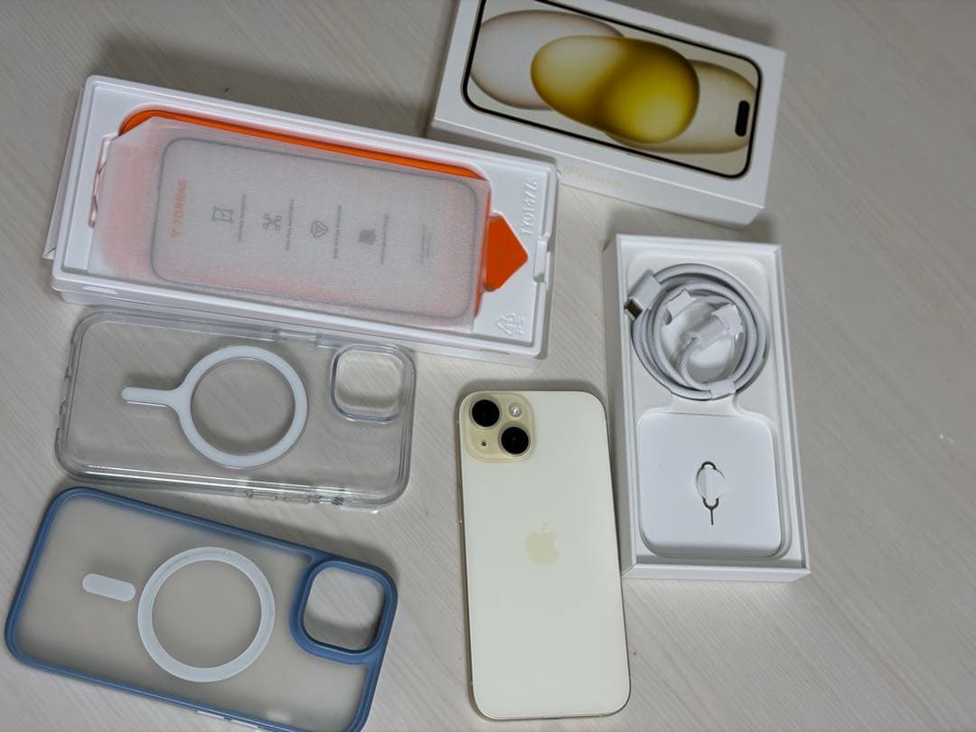 Apple iPhone 15 yellow 本体