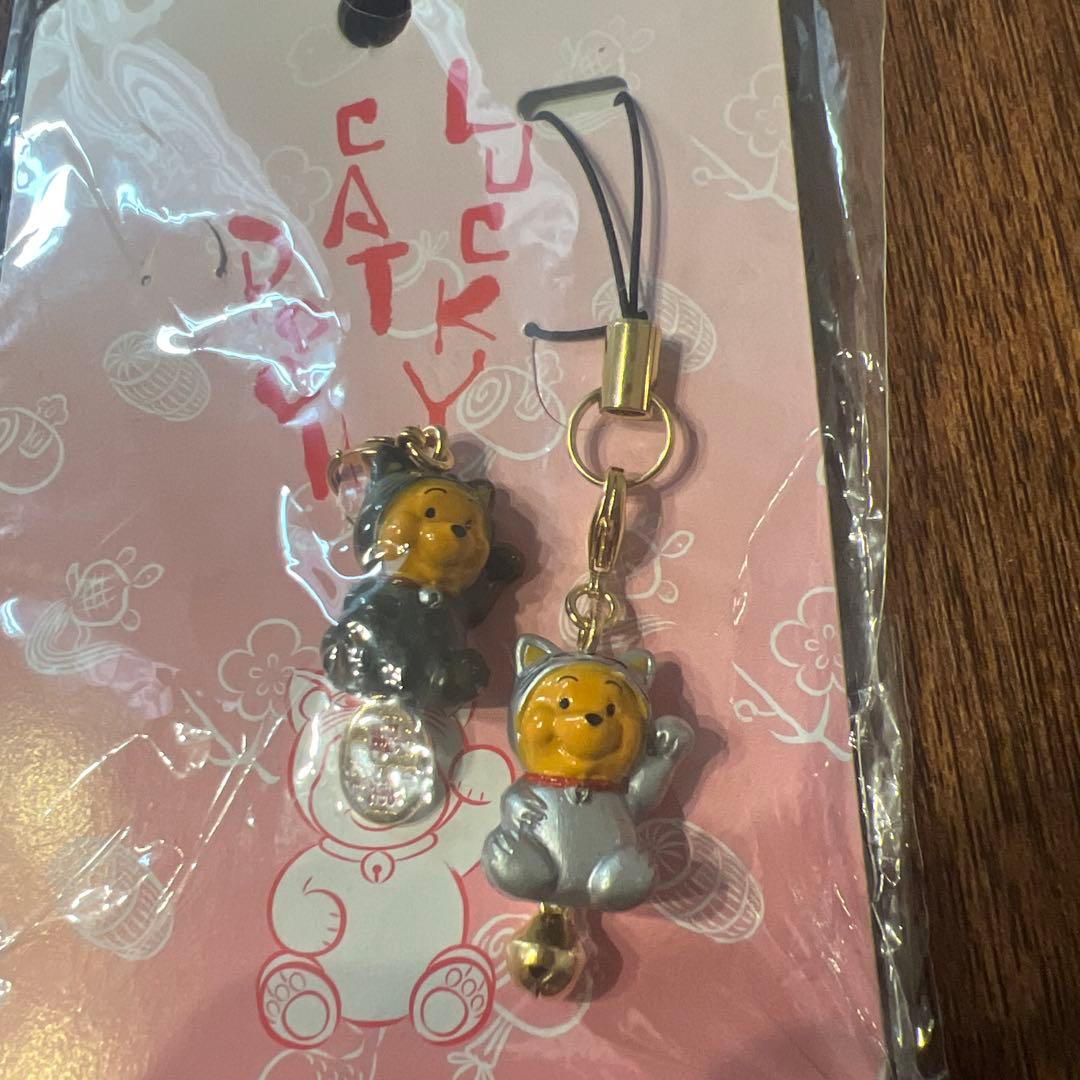ディズニー　くまのプーさん　招き猫　ストラップ　lucky cat pooh