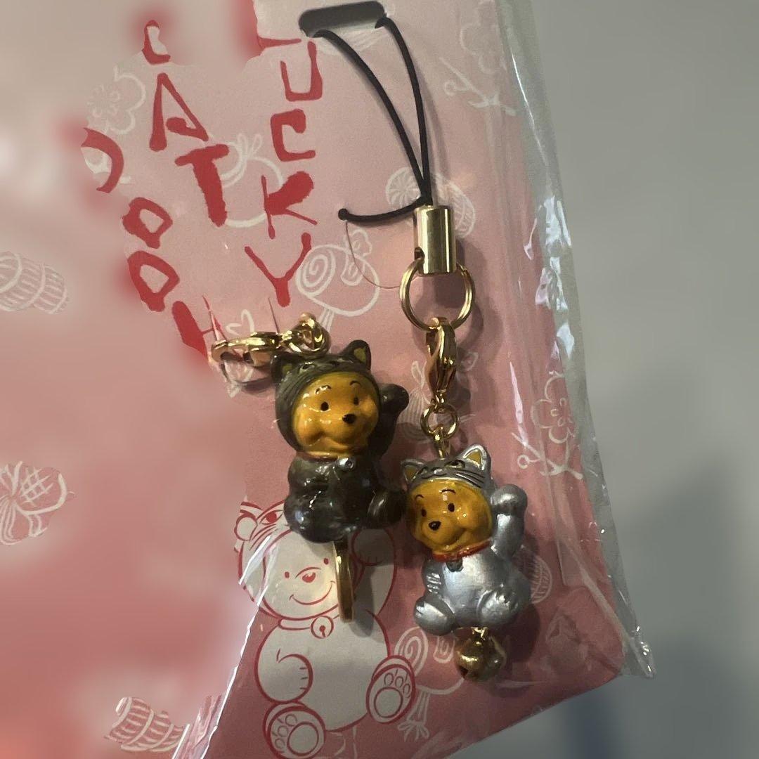 ディズニー　くまのプーさん　招き猫　ストラップ　lucky cat pooh