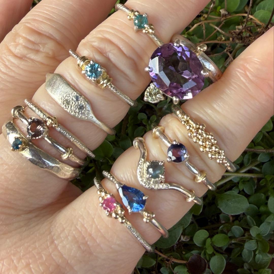 ホットなピンクが大人可愛い！アヤナスピネルK10粒々ミル打ちシルバーリング10号