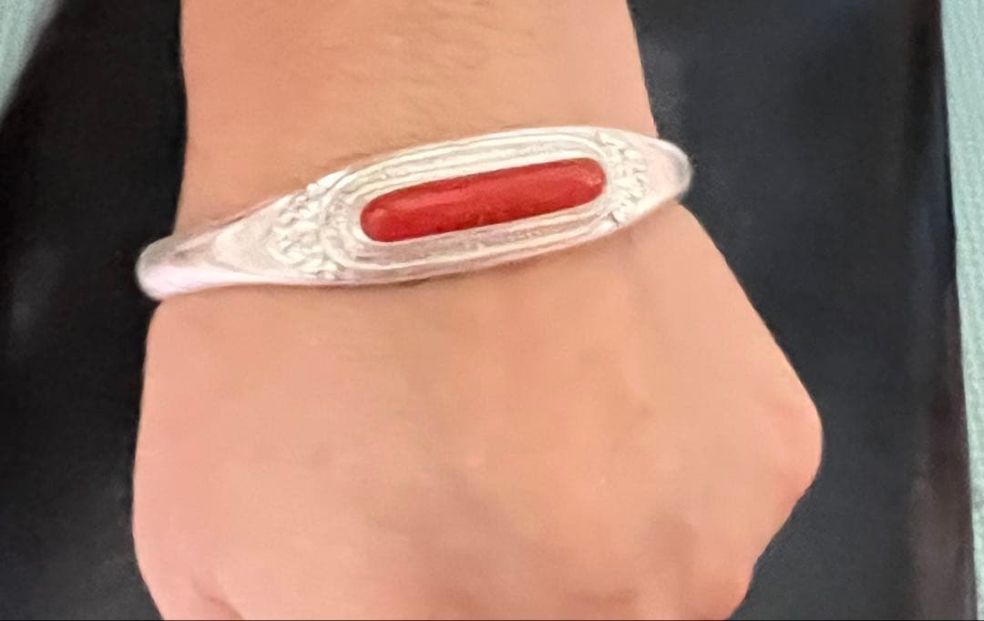 手作り　シルバー エスニック風 バングル 本赤いサンゴ珊瑚