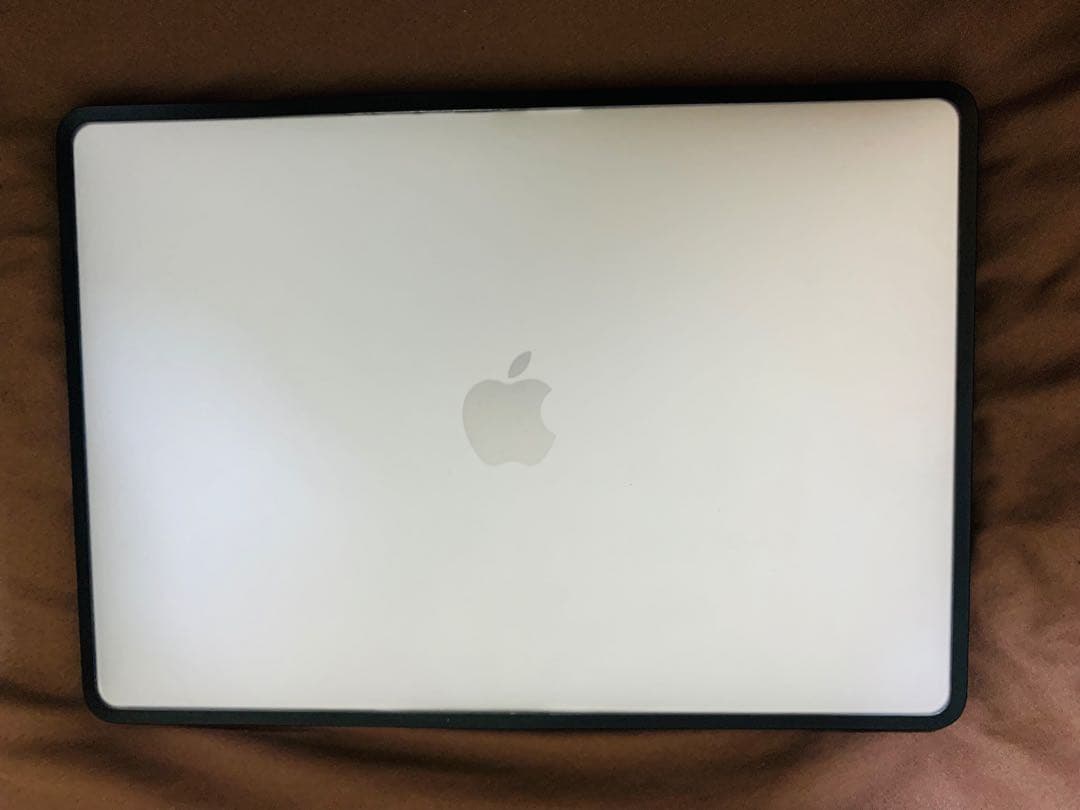 MacBook Pro 2019 13インチ”TouchBar