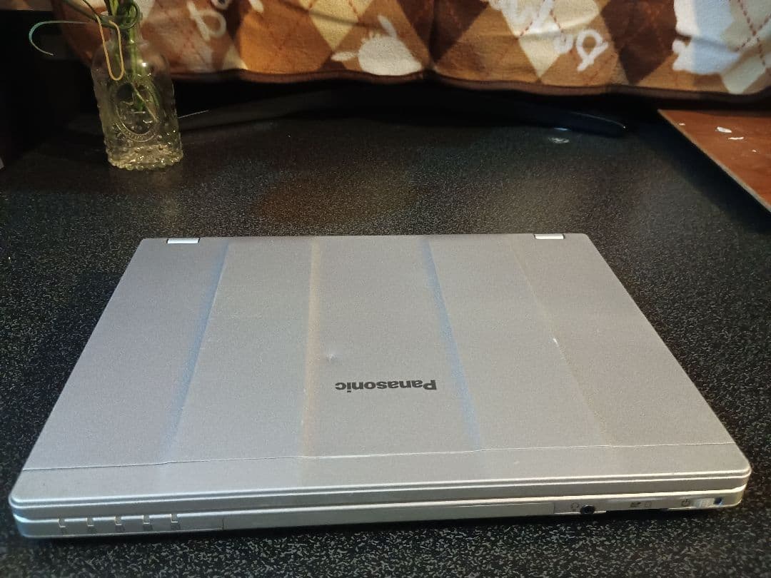 サクサク動作ノートパソコン オフィス2024付 SSD/Win11 ※天板凹み⑨
