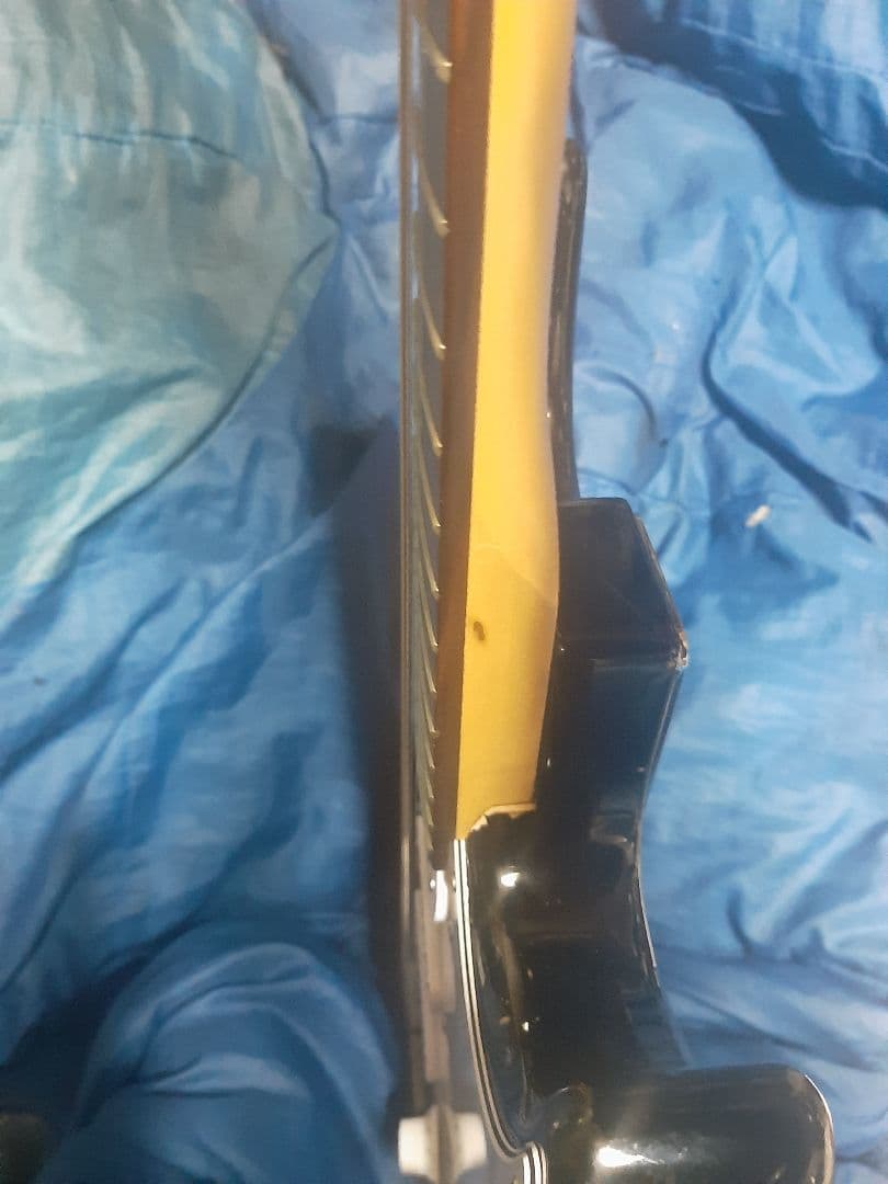 中級者用ＡＩＹストラトタイプSSS黒