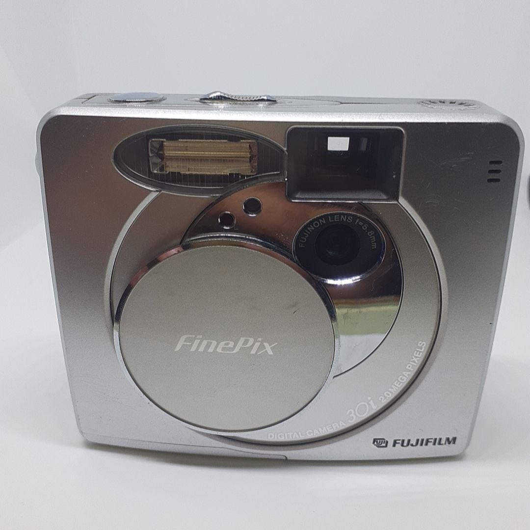 動作品　FUJIFILM FinePix 30i シルバー