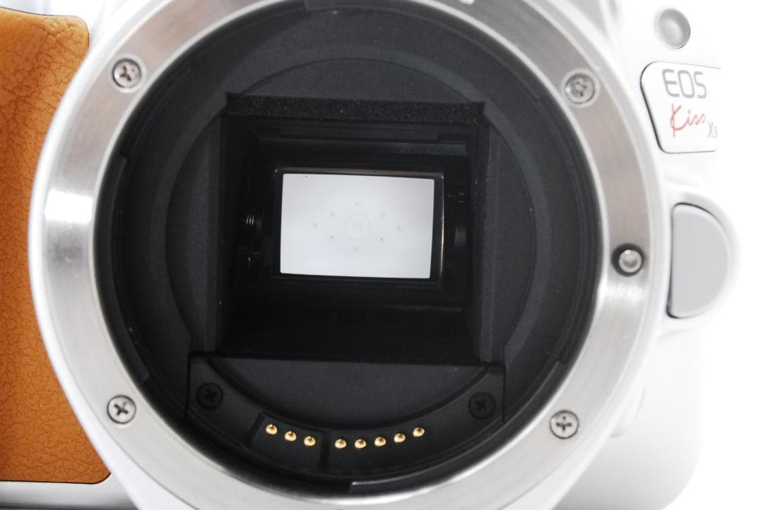 Canon Kiss X9 シルバー Wi-Fi搭載 レンズセット 三脚付