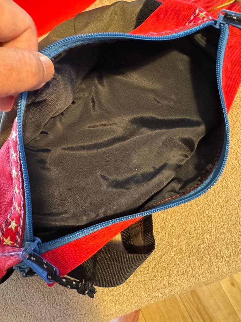 値下げ　ALDIES ボディバッグ タブレット収納可能