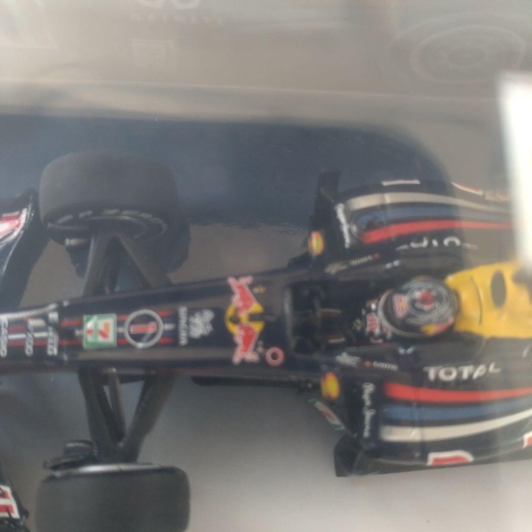 レッドブル・レーシング RB7 セバスチャン・ベッテル ミニカー
