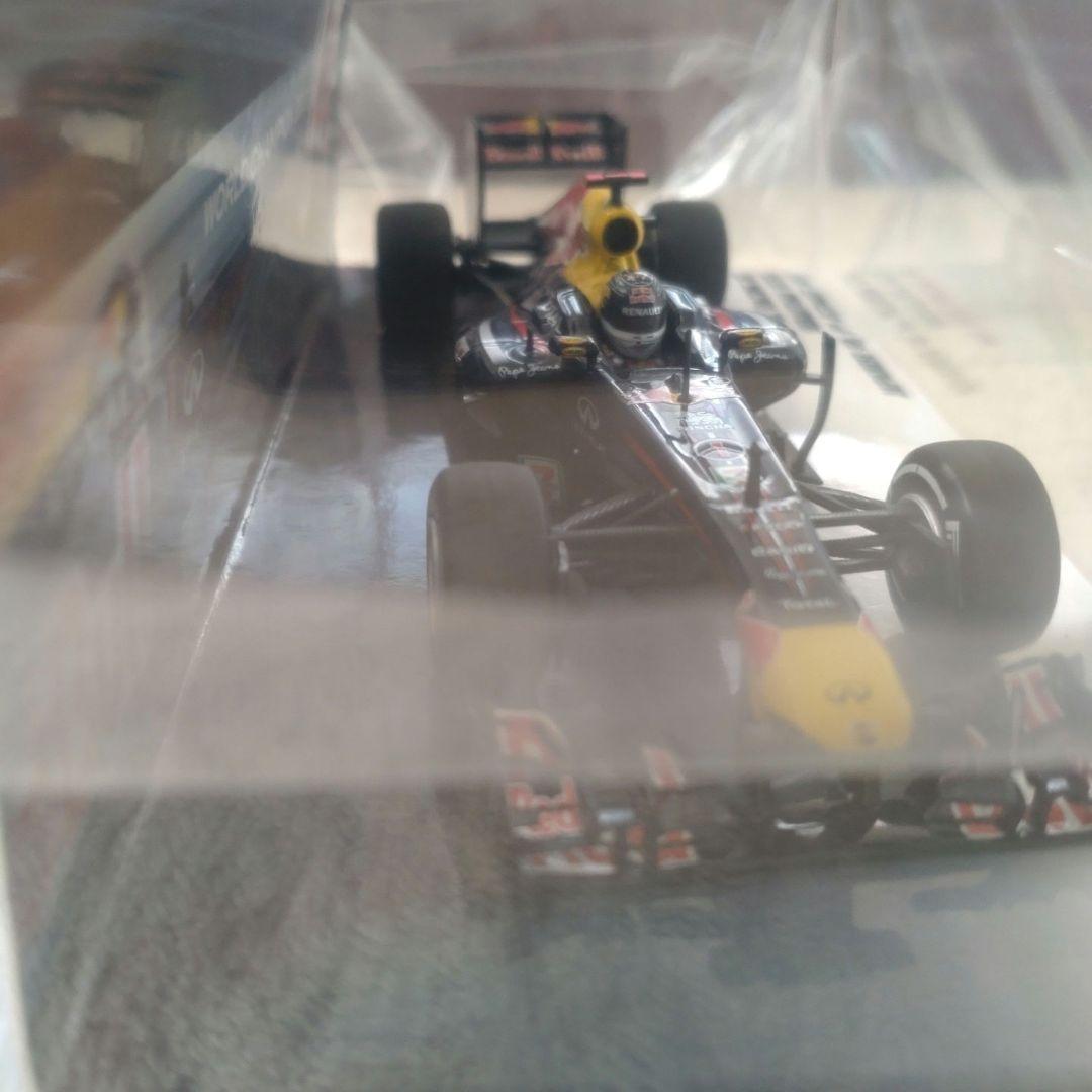 レッドブル・レーシング RB7 セバスチャン・ベッテル ミニカー