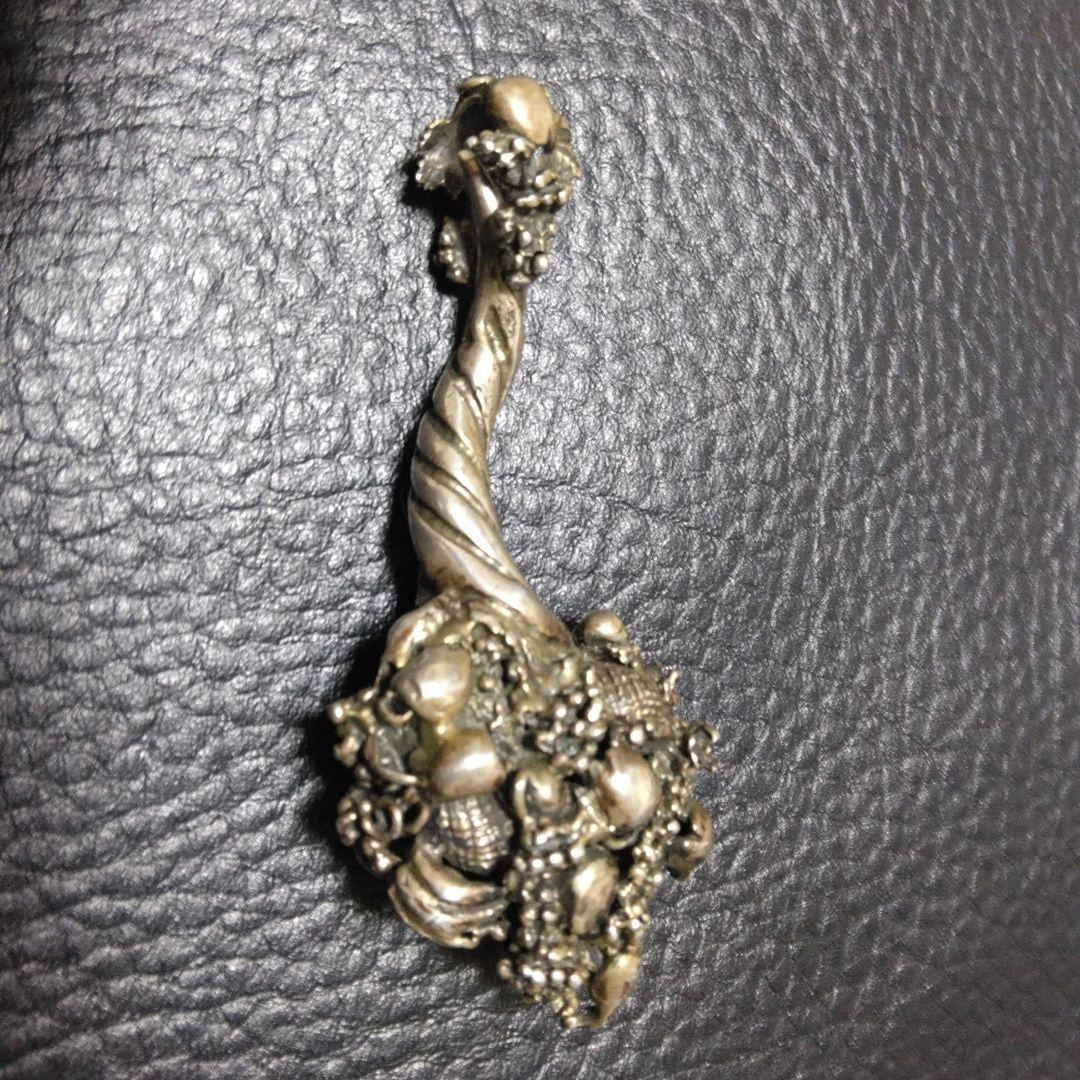 イタリア製 ビンテージ オブジェ アンティークシルバー 置物 ペンダント