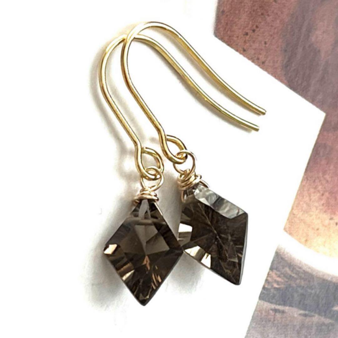 kao☺︎ 宝石質枠トパーズピアス　14kgf④に変更　11月誕生石