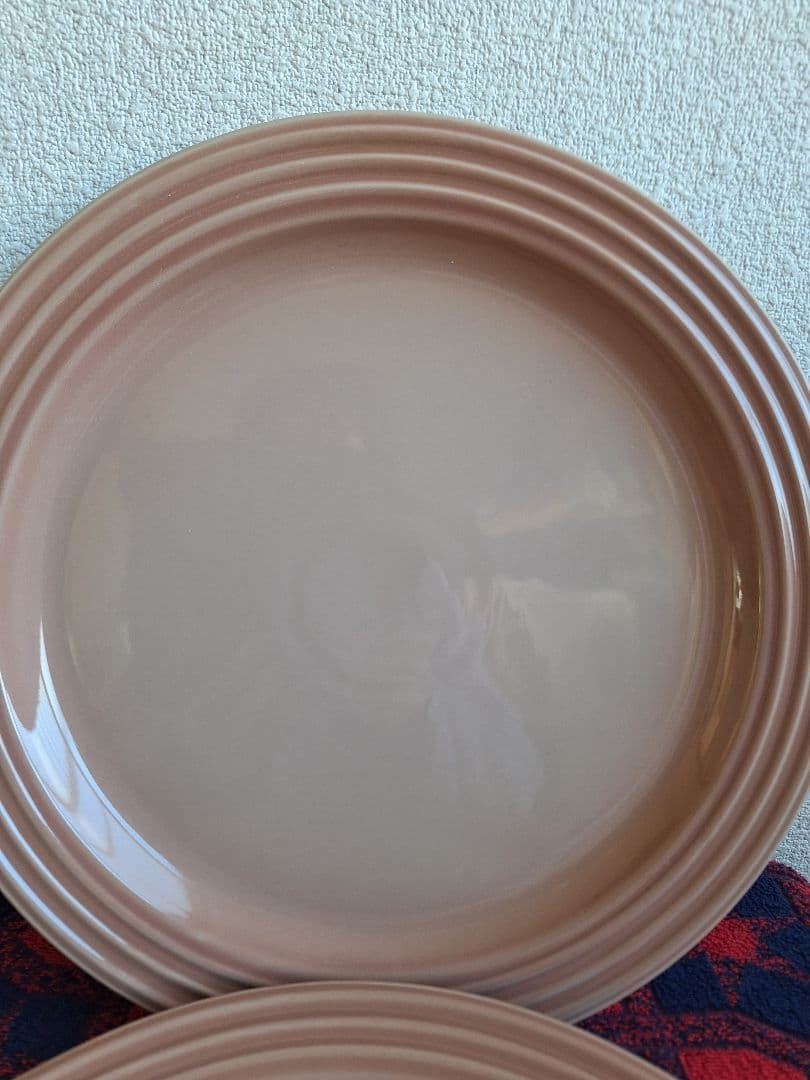 希少✨️ル・クルーゼ ディナープレート 2枚セット　カラー：カプチーノ(廃盤色)