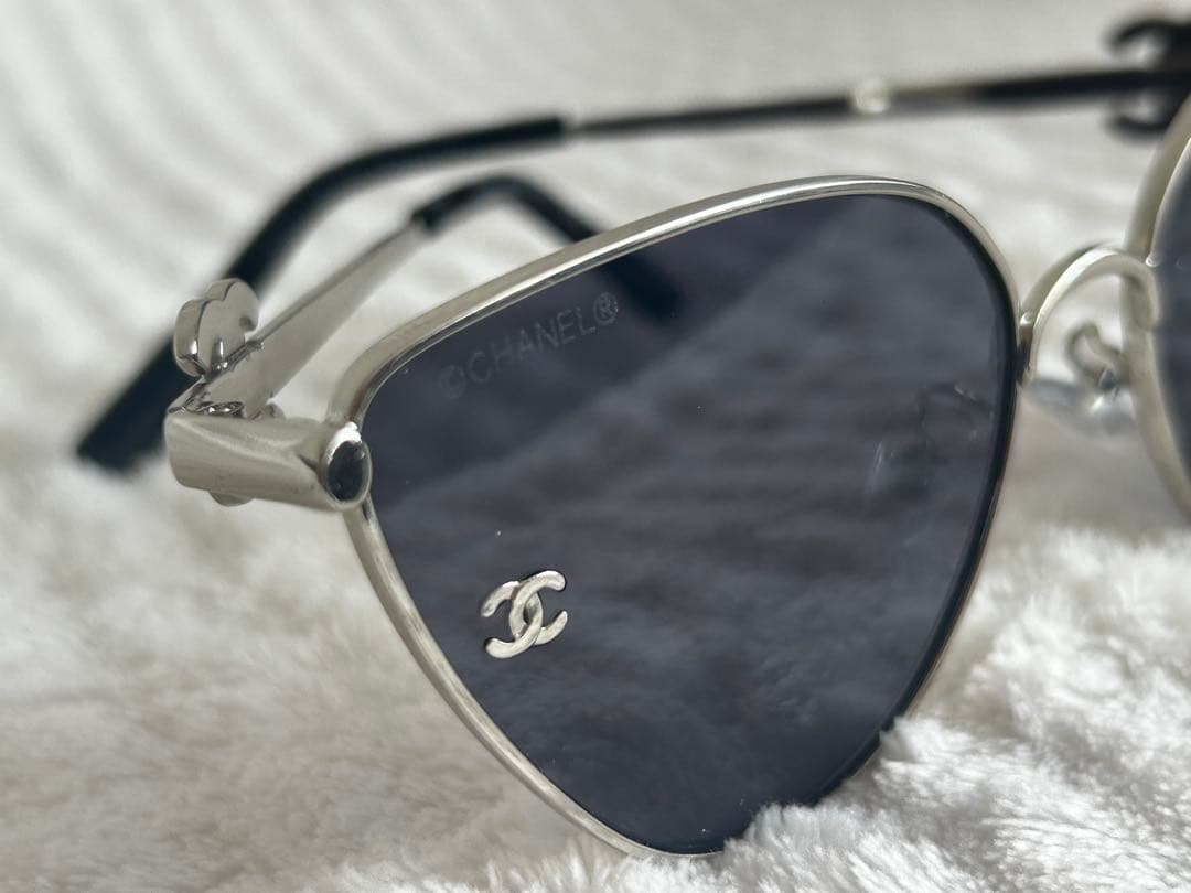 【週末だけのおまけ付き】チェーンバック25㎝　キャビアスキン本革　ノベルティ