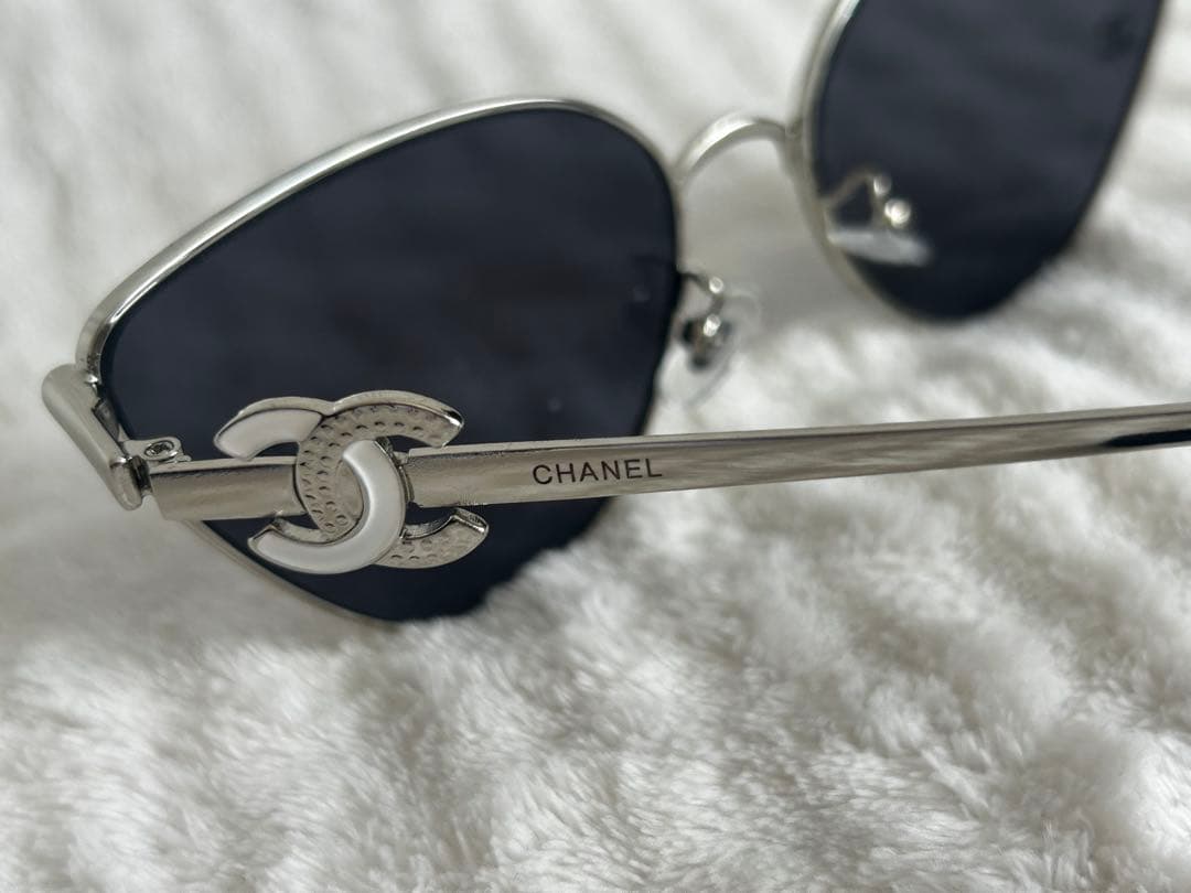 【週末だけのおまけ付き】チェーンバック25㎝　キャビアスキン本革　ノベルティ