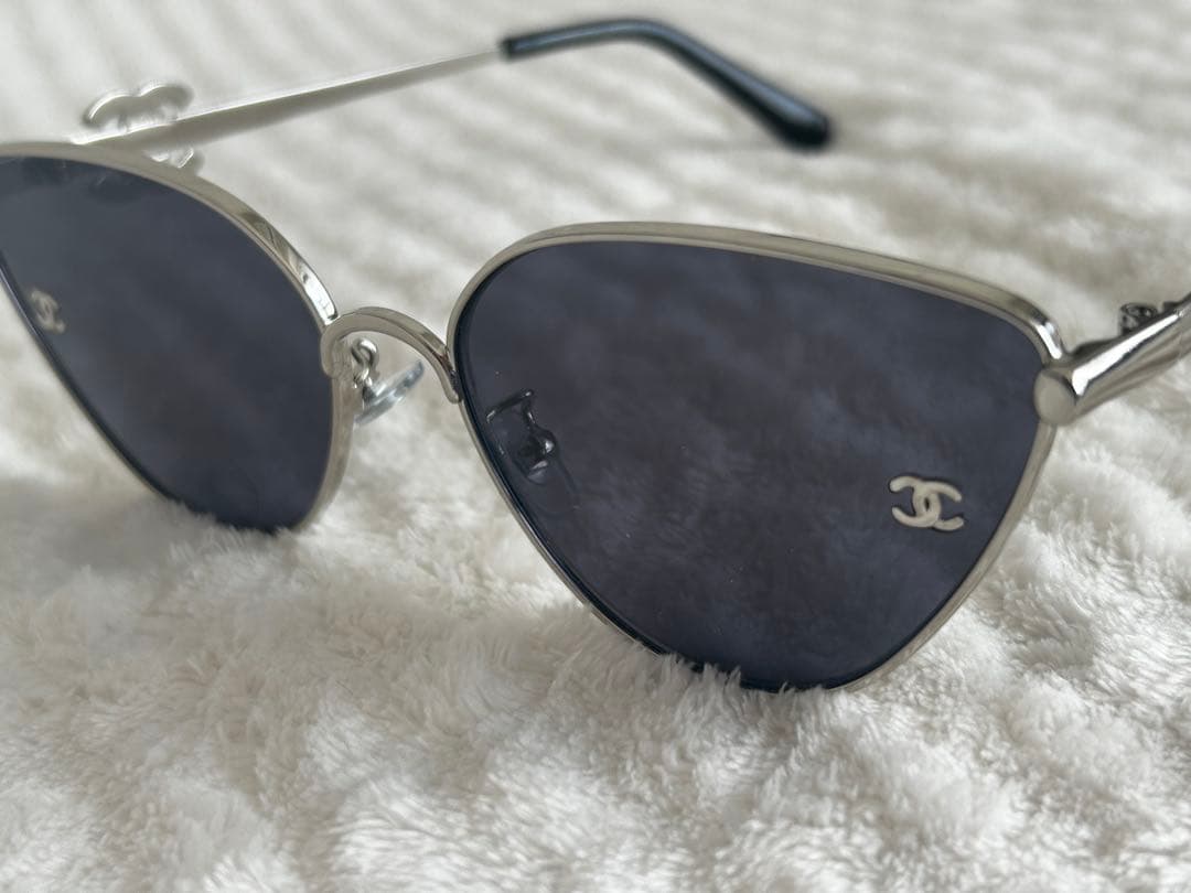 【週末だけのおまけ付き】チェーンバック25㎝　キャビアスキン本革　ノベルティ