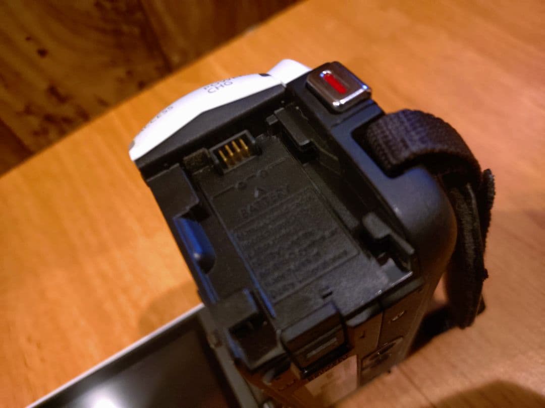 Canon iVIS HF R700 ビデオカメラ本体 バッテリー 充電器