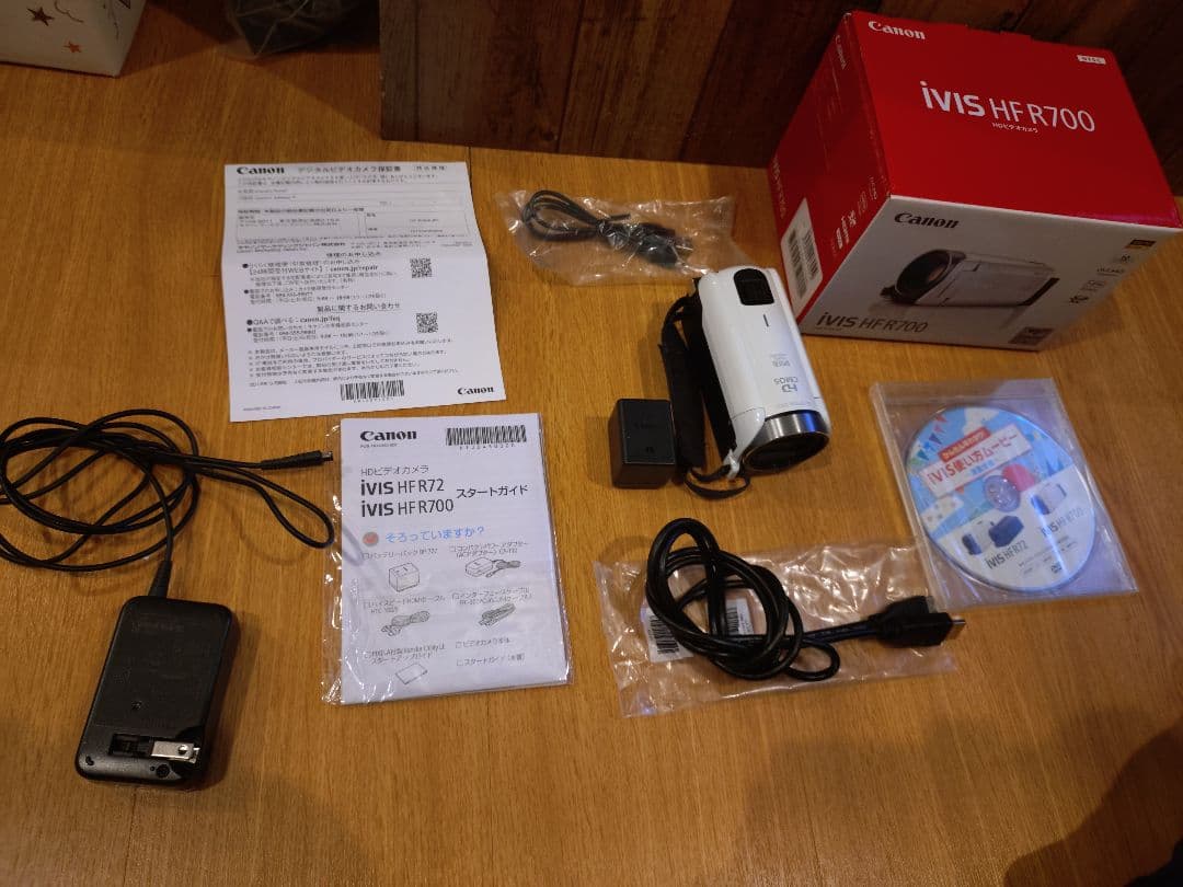Canon iVIS HF R700 ビデオカメラ本体 バッテリー 充電器