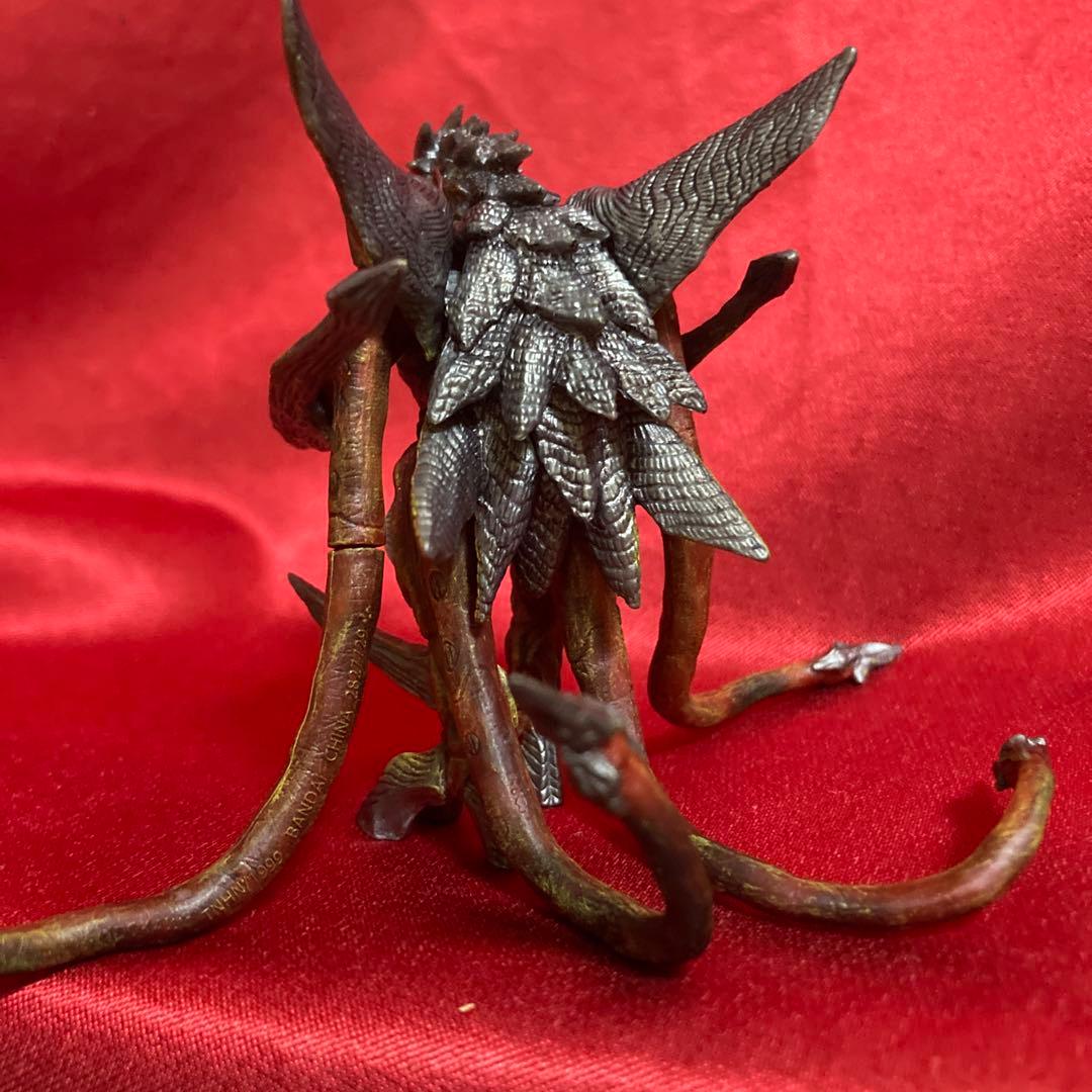 イリス　リペイント　HGガメラ参　バンダイ　ガシャポン