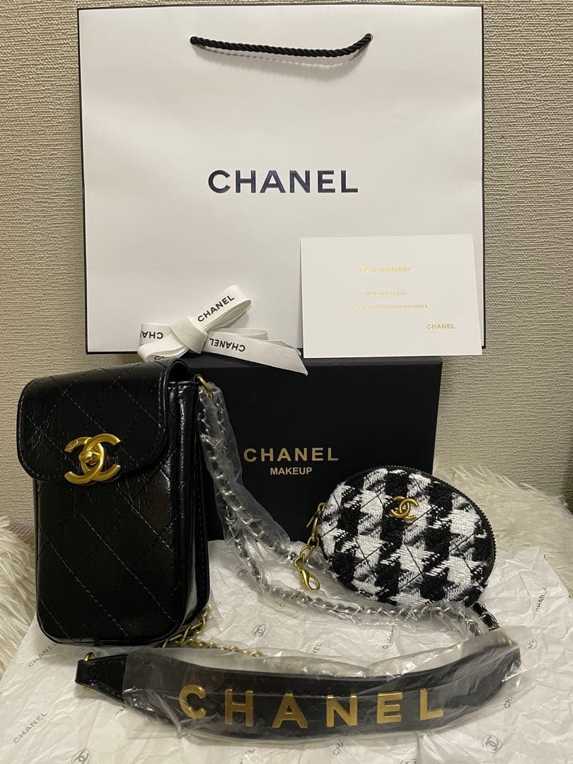 GWPノベルティ スマートフォンポーチ ショルダー ケース ミニバッグ ❣️