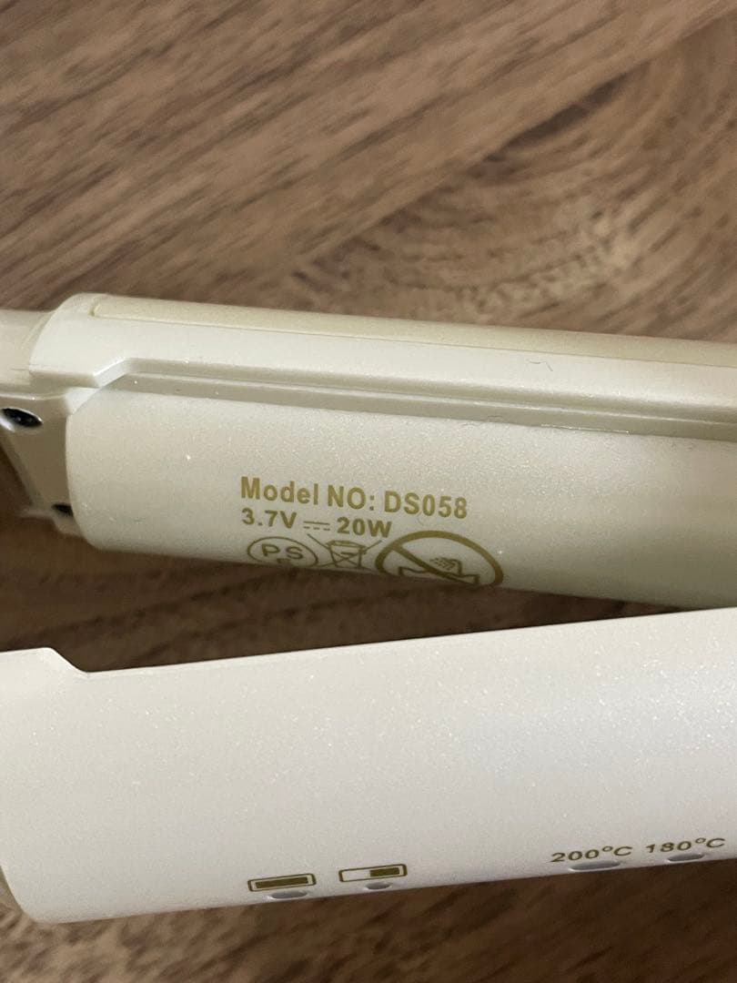 【極美品】KINUJO ストレートヘアアイロン DS058