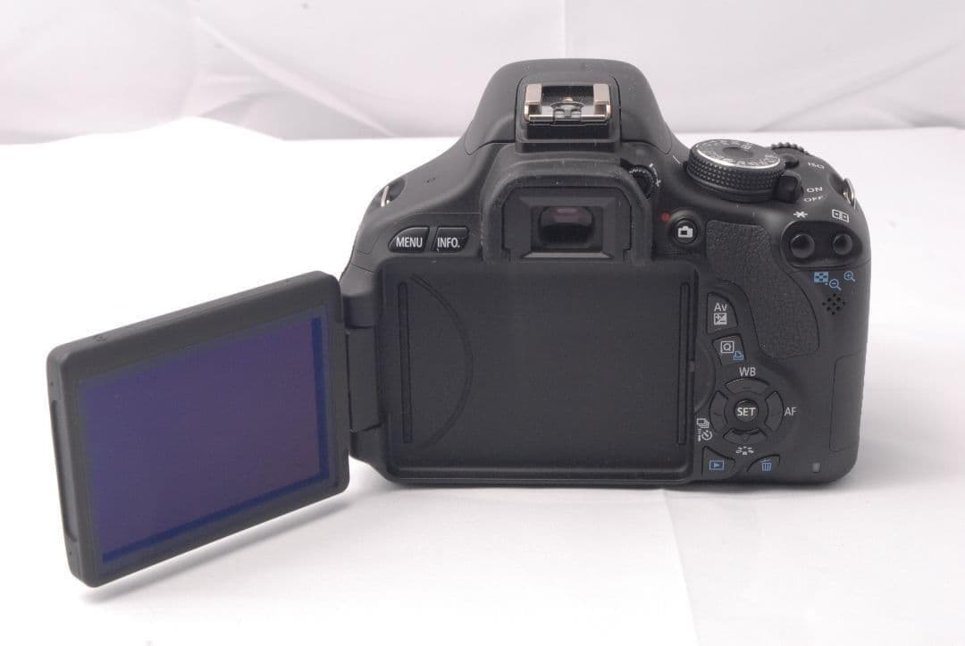 Canon EOS Kiss X5★手ぶれ補正レンズ★一眼レフカメラ★元箱あり☆
