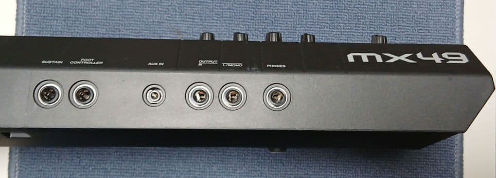 美品　YAMAHA MX49 シンセサイザー　純正ケース入　ペダル