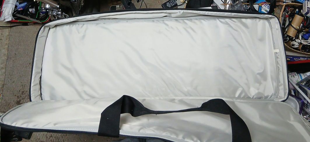 美品　YAMAHA MX49 シンセサイザー　純正ケース入　ペダル