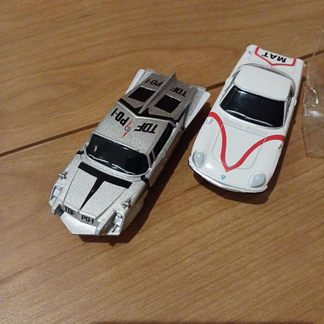 ウルトラセブン　帰ってきたウルトラマン　トミカ　ピンバッジ