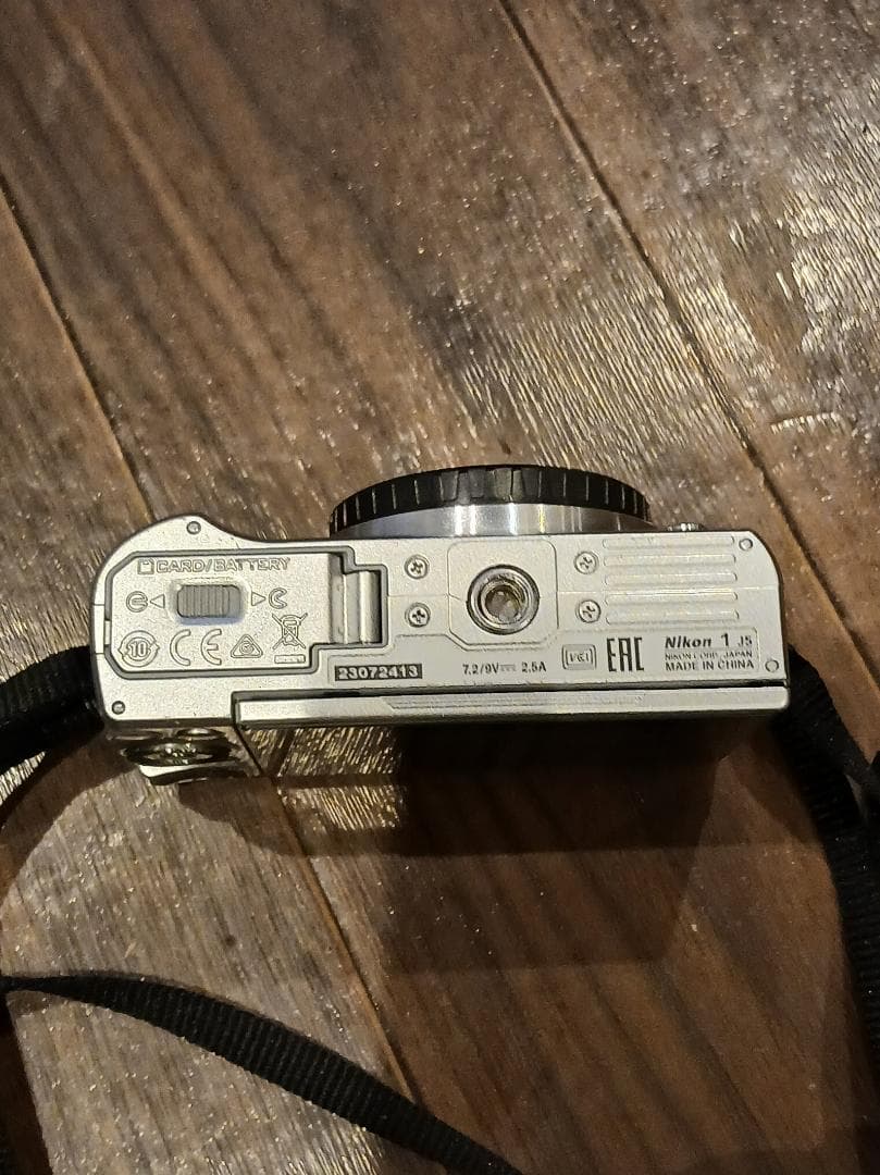Nikon1 J5シルバー ダブルレンズキット