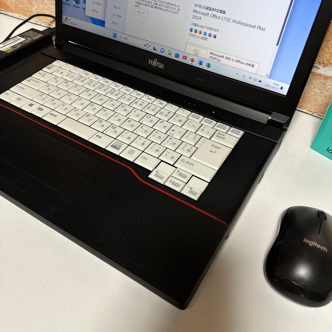 富士通 ノートPC 高速起動SSD Windows11 オフィス2024年入り