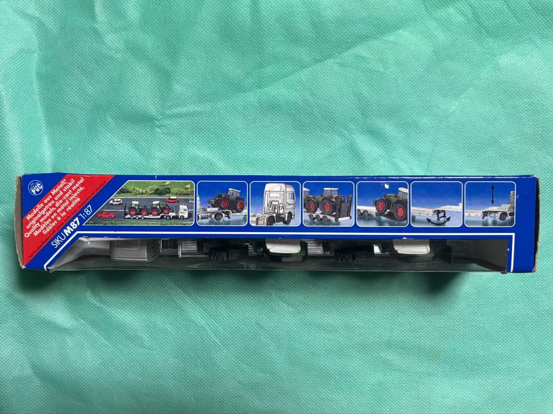 Siku 1840 低床トレーラー Fendtトラクター2台付き