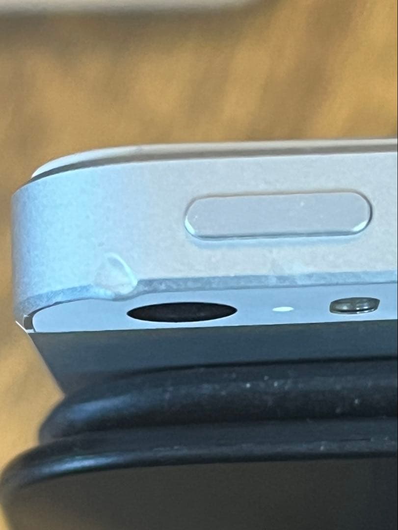 〔中古品〕iPhone SE（第1世代）32GB シルバー