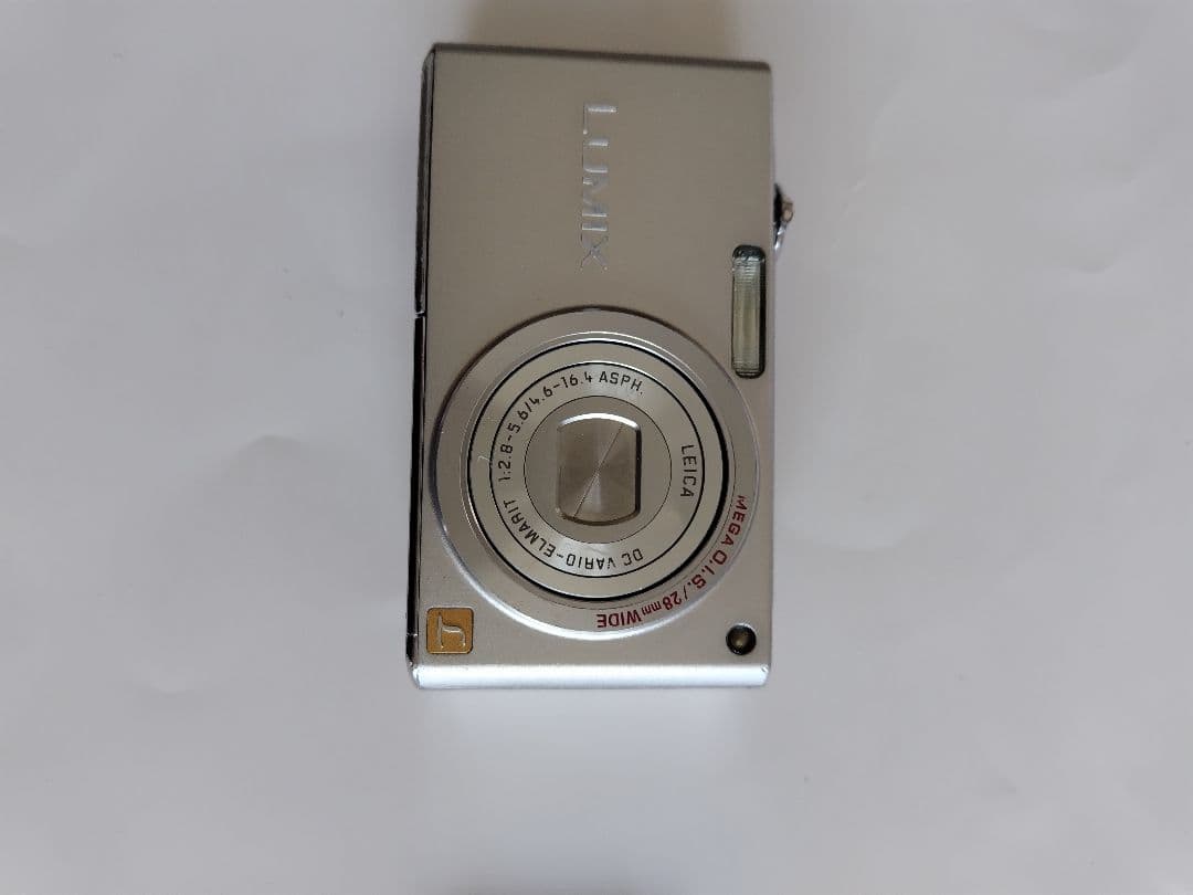 LUMIX コンパクトデジタルカメラ 本体DMC-FX33とバッテリーと充電器