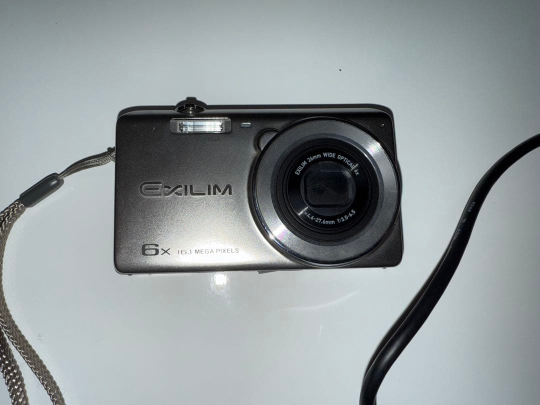 EXILIM 1610万画素 コンパクトデジタルカメラex-z770 カシオ