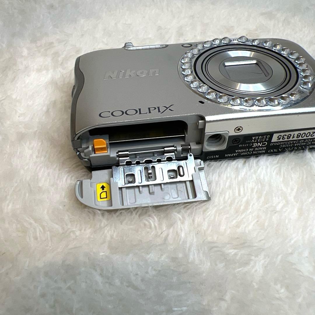 【訳あり】ニコン Nikon Coolpix A300 バッテリー付 シルバー