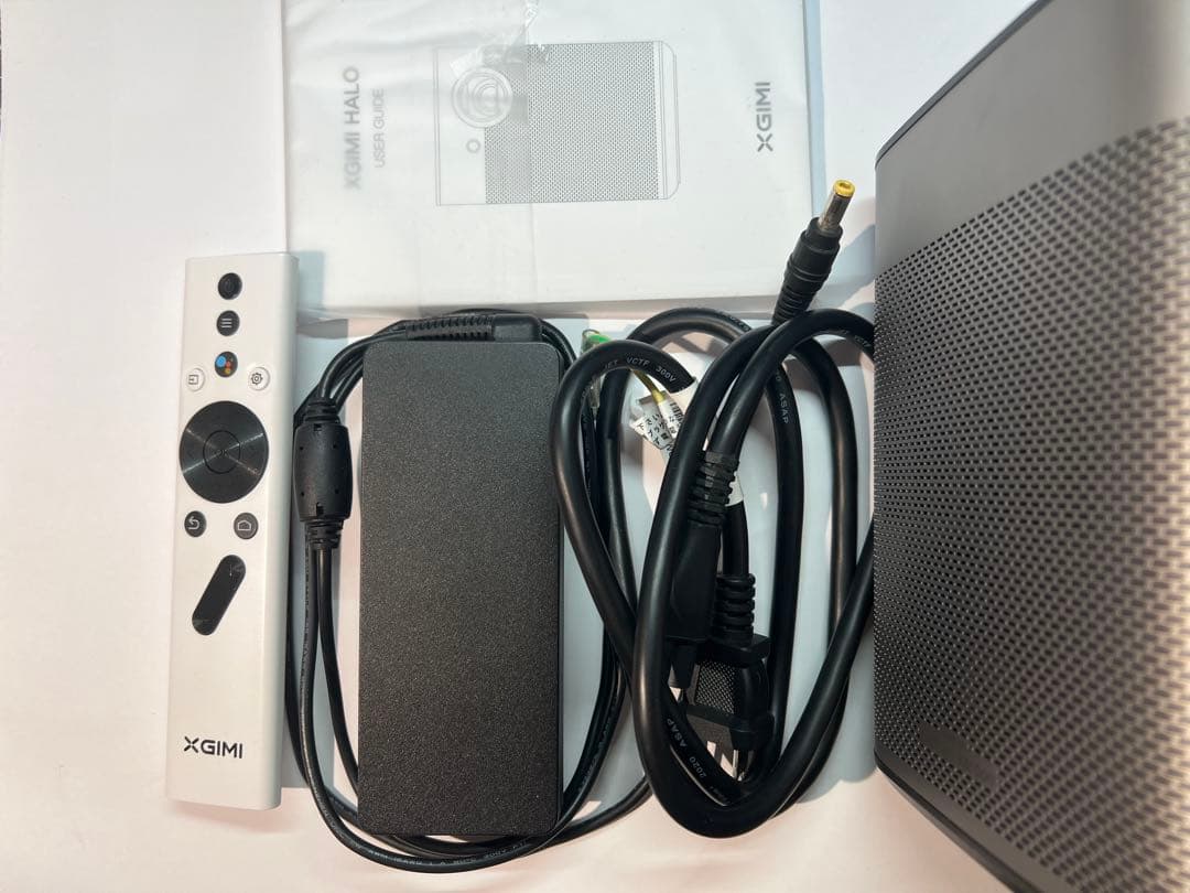 【中古美品】XGIMI Halo プロジェクター本体リモコン付き
