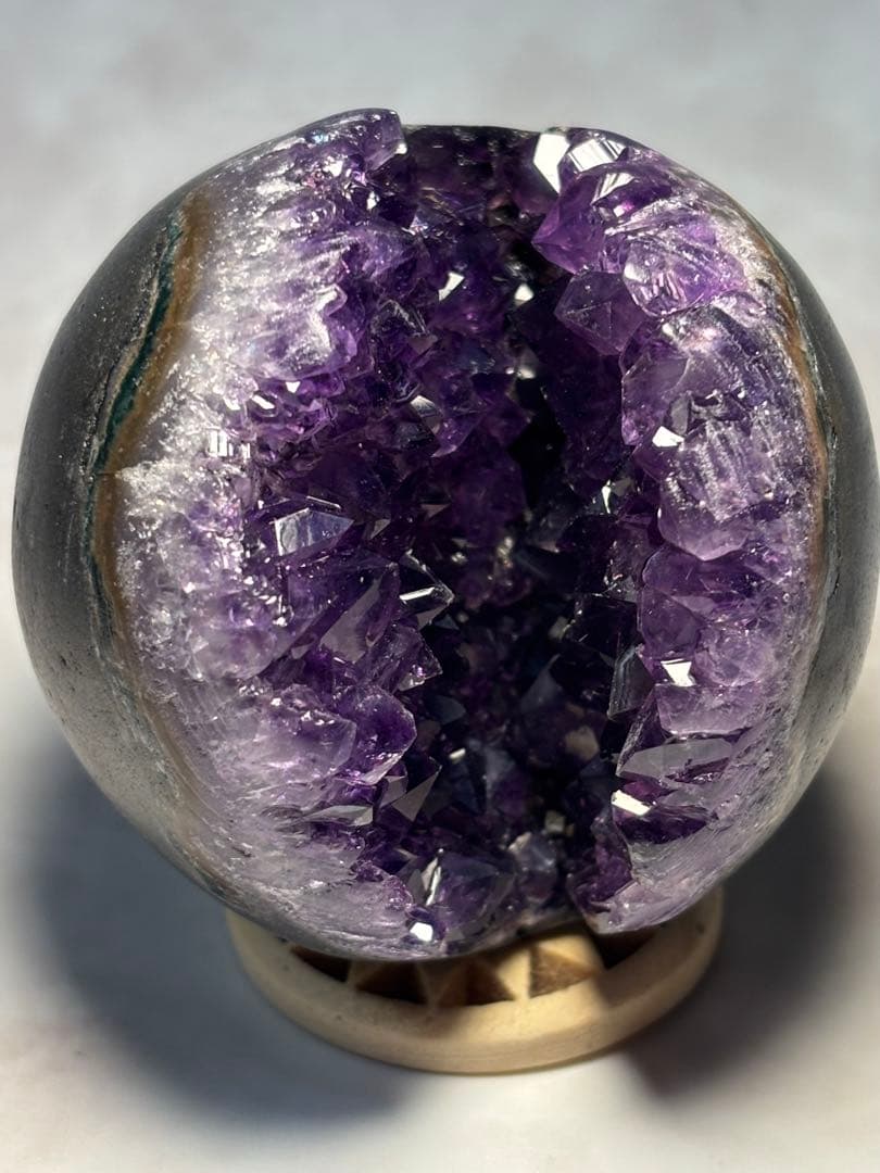 ウルグアイ産　濃厚紫　アメジスト笑口　5.53cm トップグレード　天然石