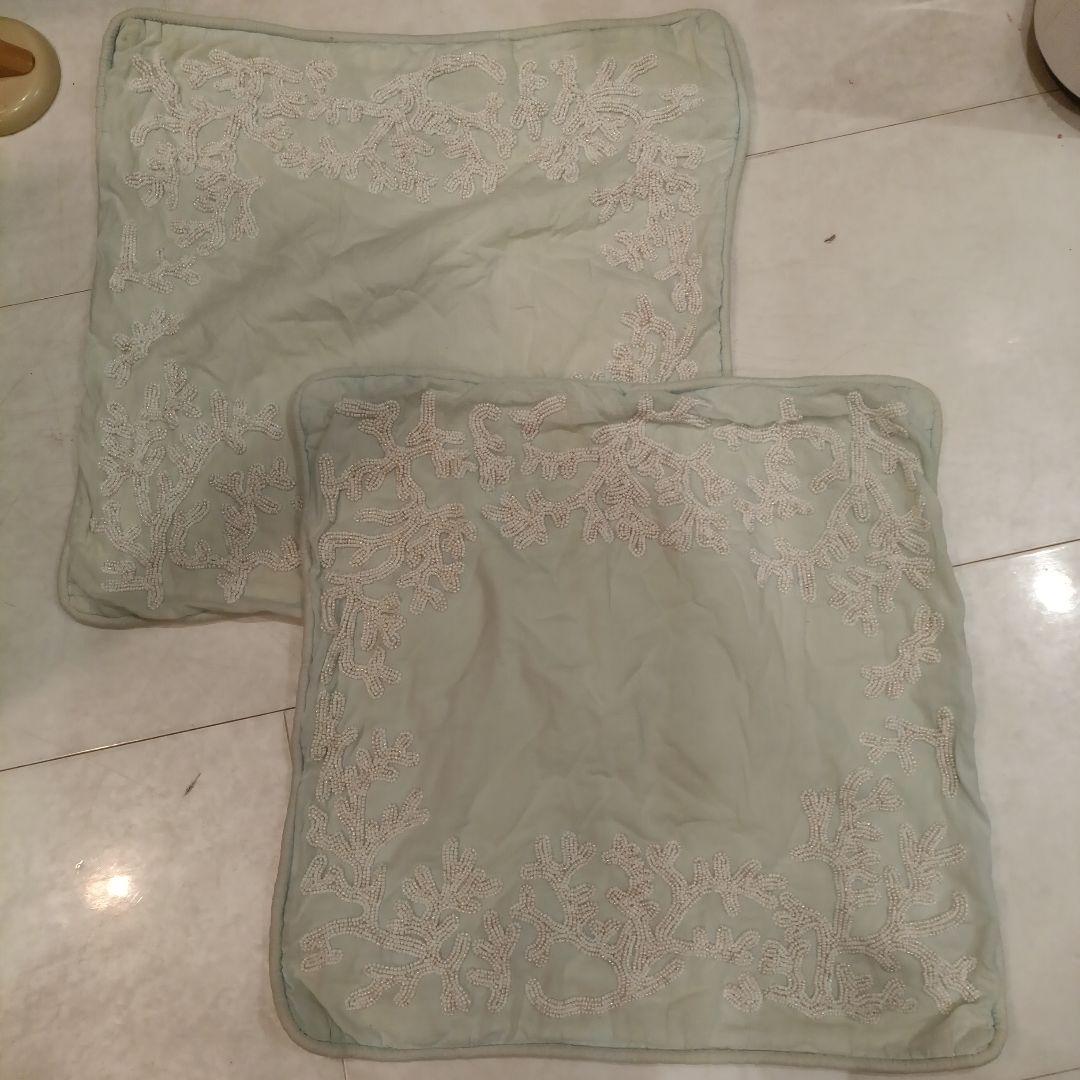 タヒチホテルブティック購入2枚　コーラルビーズ刺繍クッションカバー