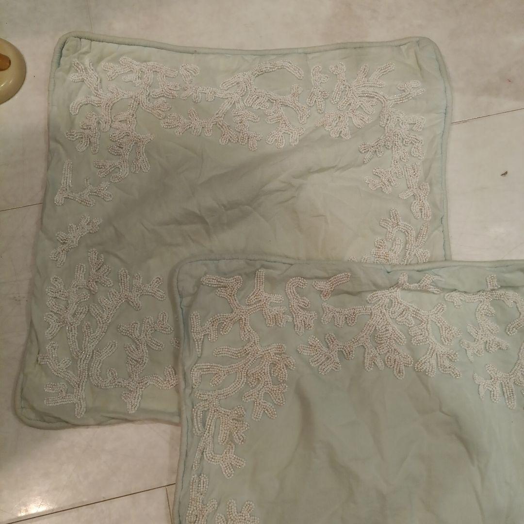 タヒチホテルブティック購入2枚　コーラルビーズ刺繍クッションカバー