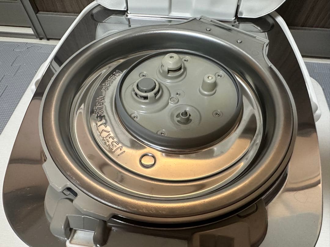 Panasonic 可変圧力炊飯器 SR-PB109