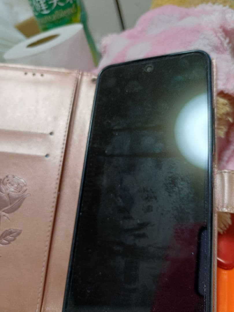 Androidスマホ　本体＋ケース付き