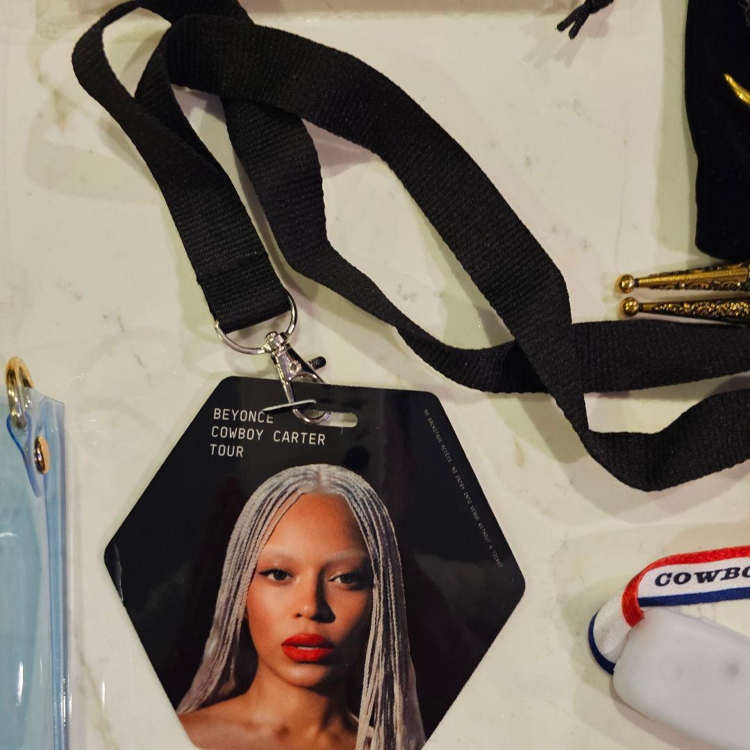 ビヨンセ COWBOY CARTER ツアーグッズ＋未使用Tシャツ3枚付き