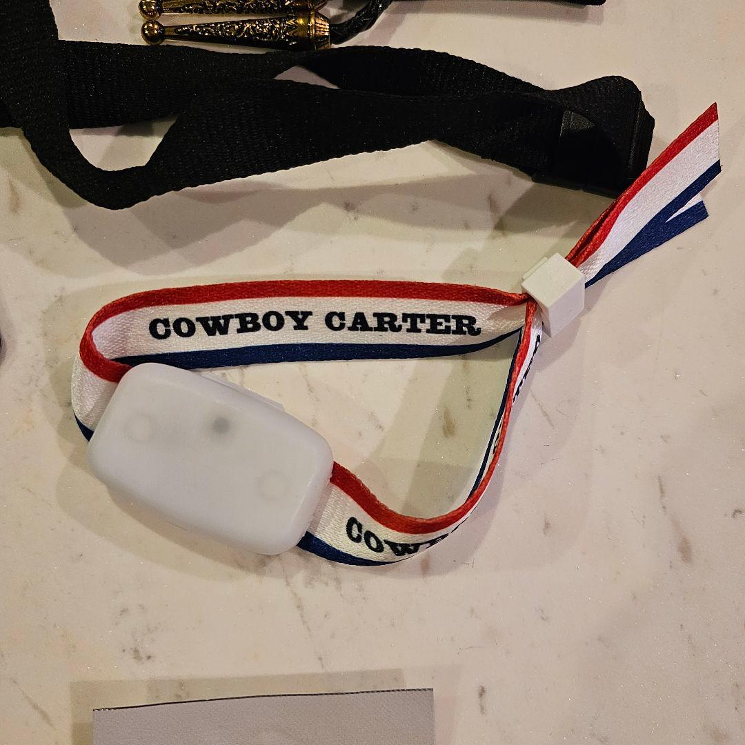ビヨンセ COWBOY CARTER ツアーグッズ＋未使用Tシャツ3枚付き