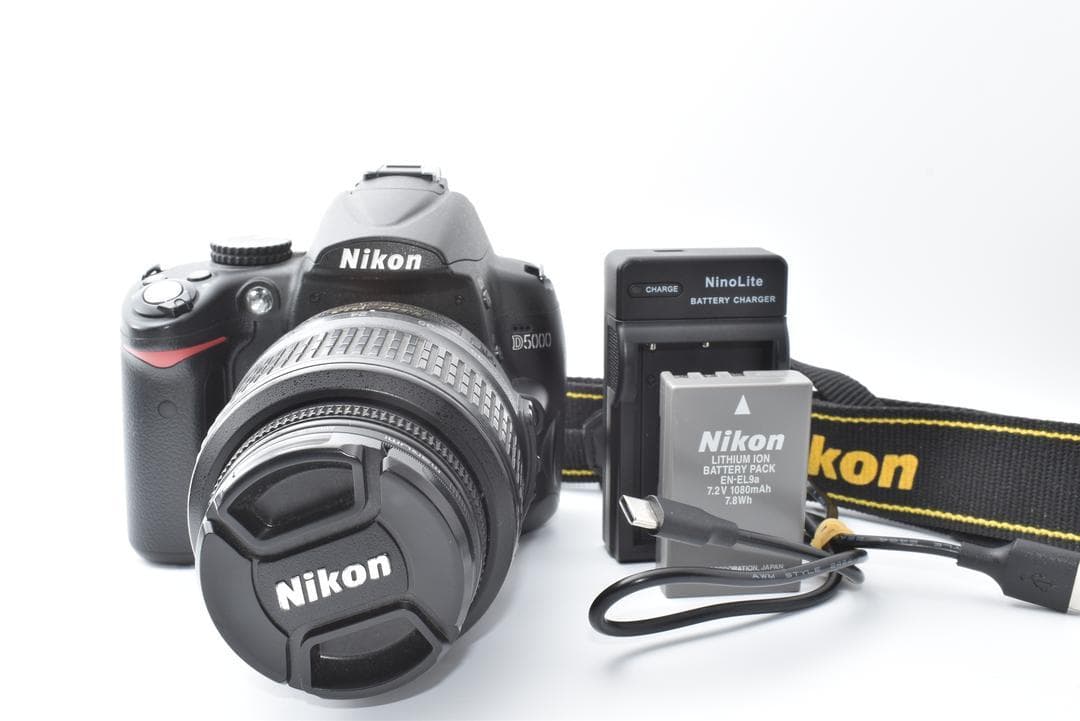 ☆ショット数5200回☆ ニコン Nikon D5000 デジタル一眼レフカメラ