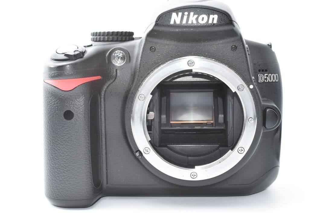 ☆ショット数5200回☆ ニコン Nikon D5000 デジタル一眼レフカメラ
