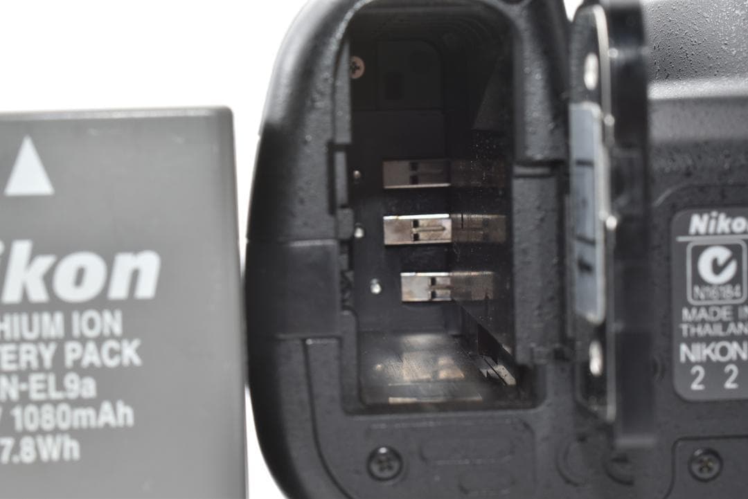 ☆ショット数5200回☆ ニコン Nikon D5000 デジタル一眼レフカメラ