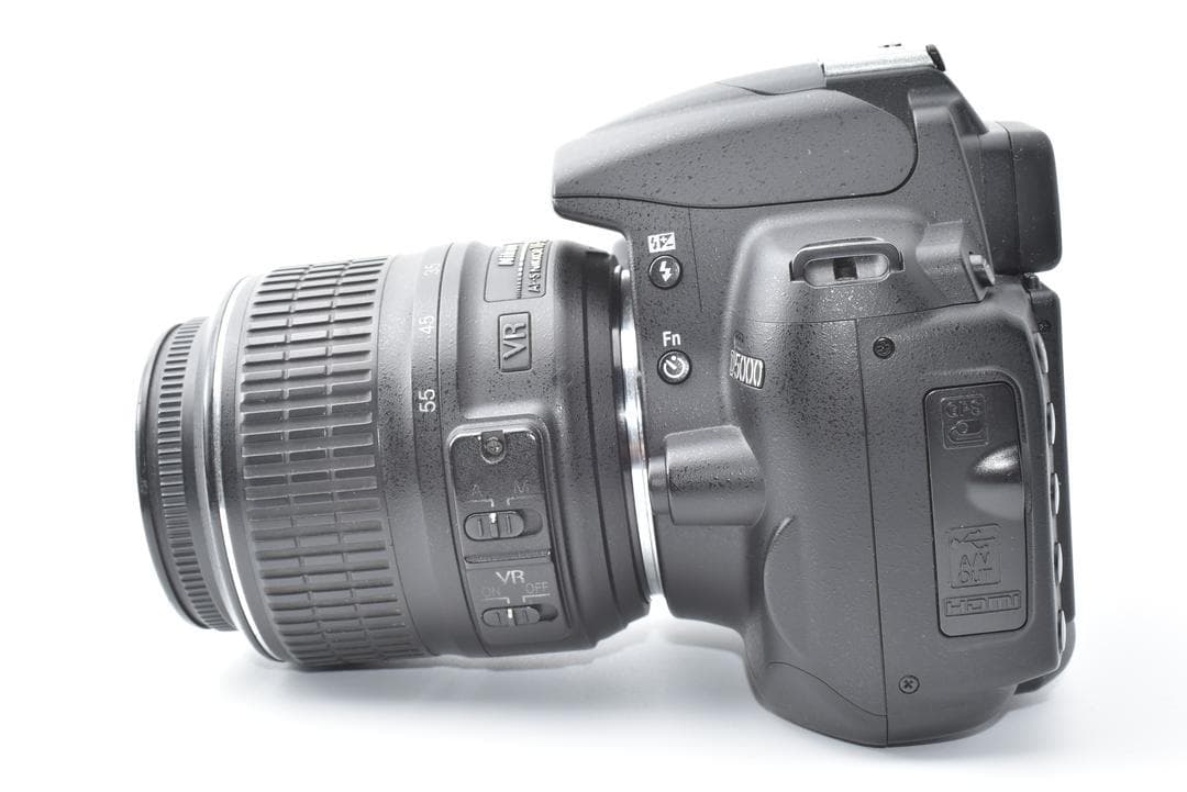 ☆ショット数5200回☆ ニコン Nikon D5000 デジタル一眼レフカメラ
