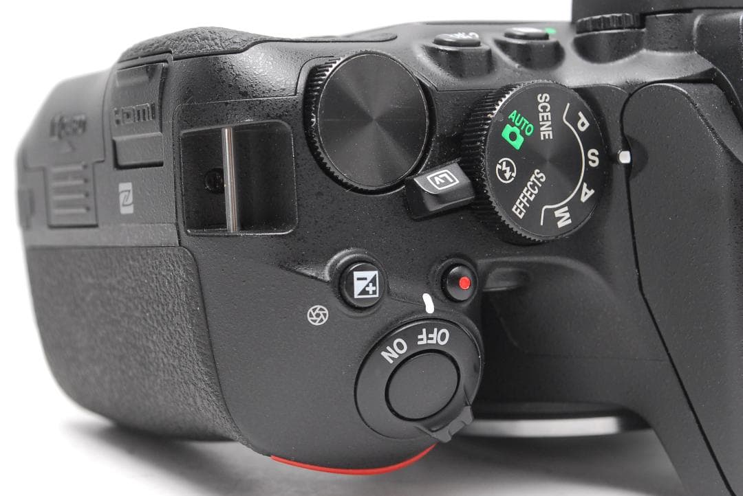 【使用感極少　ダブルレンズ】　Nikon D5600　WiFi搭載　スマホ転送