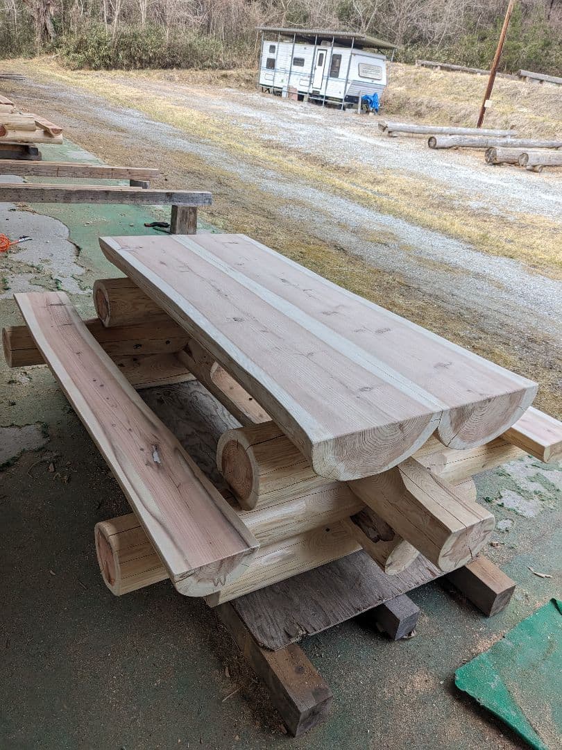 ハンドカットログテーブル（8人掛け）